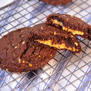 Dark chocolate and passion fruit brigadeiro cookies