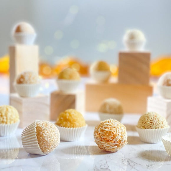 New Years Eve White Brigadeiro Collection Table Decoration